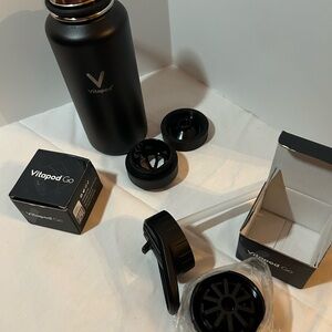 Vitapod Go 32 oz Black Water Bottle